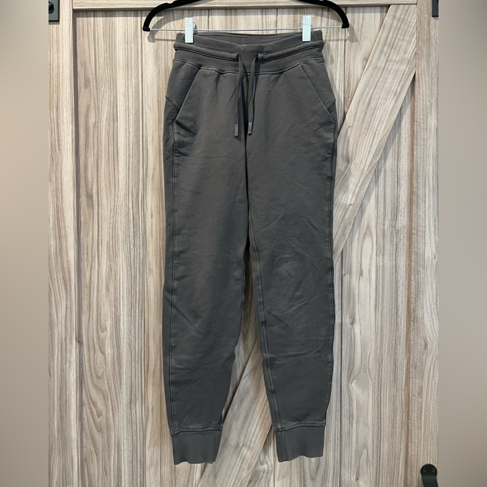 Lululemon size 2 jogger sweatpants.